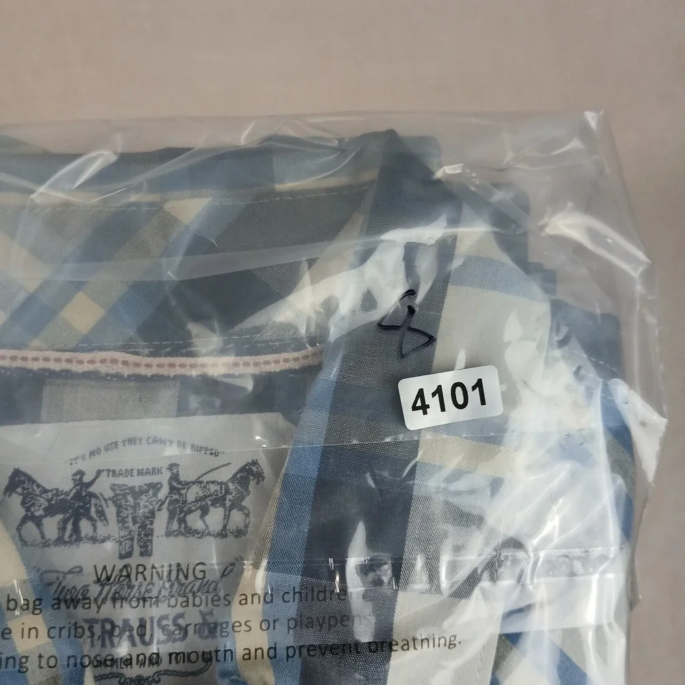 Levis Medium Mens Shirt Western Cowboy Pearl‎ Button 21x27 Vintage Has Defects